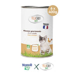 Une boîte de conserve de 400 grammes de mousse à la volaille pour chat est au centre de l'image. Le fond est blanc. En dessous, du texte indique que l'on achète un pack de 6 pâtées.